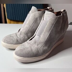 Linea Paolo Hidden Wedge Booties Women's 8.5 M Gray Suede Casual Sneakers Zip Up